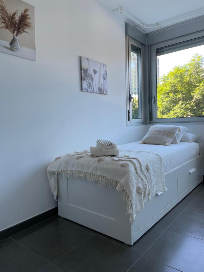 Standing Apartment Barcelona Forum Сант Адриа де Бесос Екстериор снимка